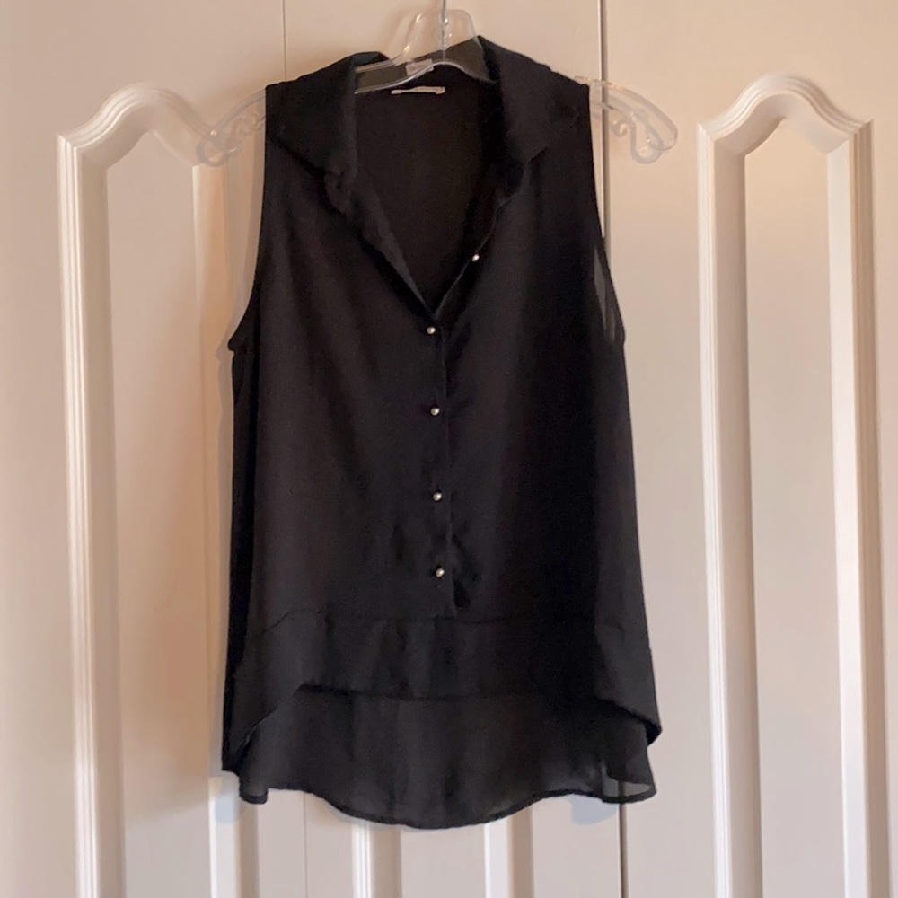 Sleeveless blouse